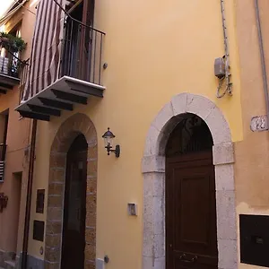 Apartment La Finestra Sotto La Rocca Italy
