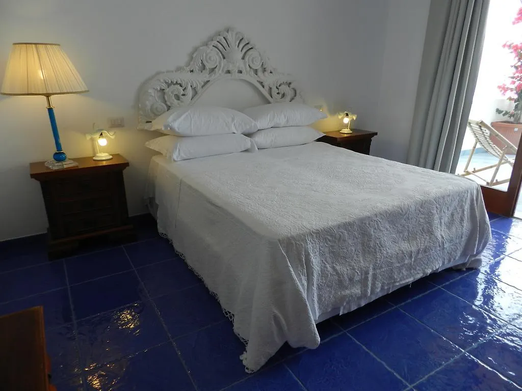 La Dolce Vita a Positano boutique hotel